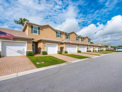941 NE Trailside Run, Port Saint Lucie, FL 34983