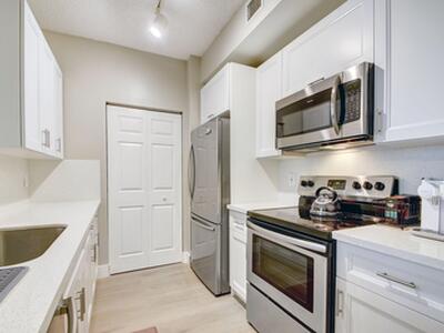 780 S Sapodilla Avenue, West Palm Beach, FL 33401