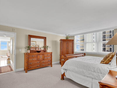 5440 N Ocean Drive, Singer Island, FL 33404