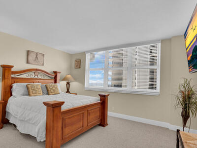 5440 N Ocean Drive, Singer Island, FL 33404