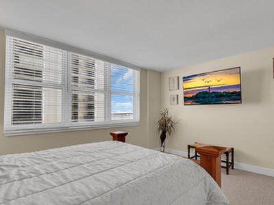 5440 N Ocean Drive, Singer Island, FL 33404