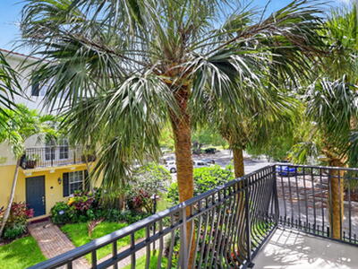 2502 N Dixie Highway, Lake Worth Beach, FL 33460