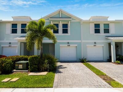 325 SE Halifax Lane, Stuart, FL 34994