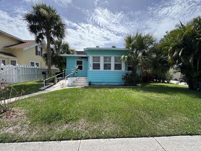 305 N Lakeside Drive, Lake Worth Beach, FL 33460