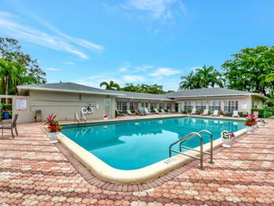 2320 SW 22nd Avenue, Delray Beach, FL 33445