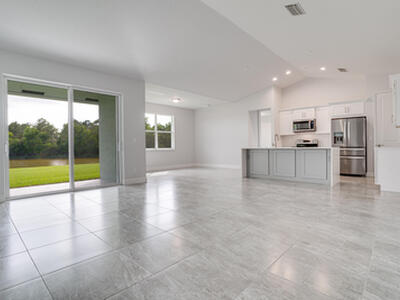 388 SW Vista Lake Drive, Port Saint Lucie, FL 34953
