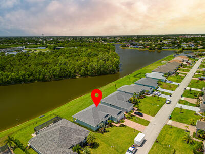 388 SW Vista Lake Drive, Port Saint Lucie, FL 34953