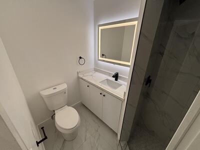 880 SE 12th Street, Fort Lauderdale, FL 33316