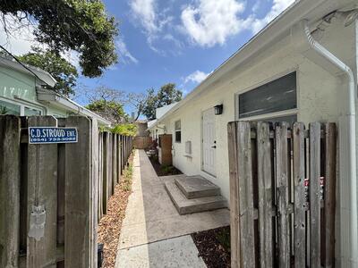 880 SE 12th Street, Fort Lauderdale, FL 33316