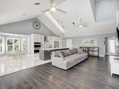 141 Pine Hill Trail W, Tequesta, FL 33469