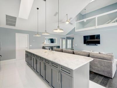 141 Pine Hill Trail W, Tequesta, FL 33469