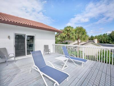 141 Pine Hill Trail W, Tequesta, FL 33469