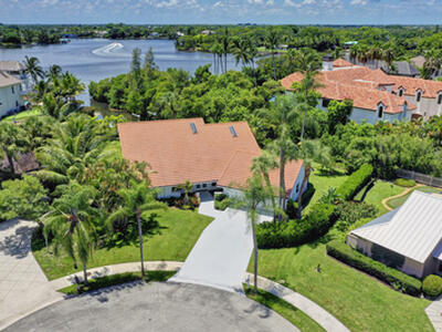 141 Pine Hill Trail W, Tequesta, FL 33469