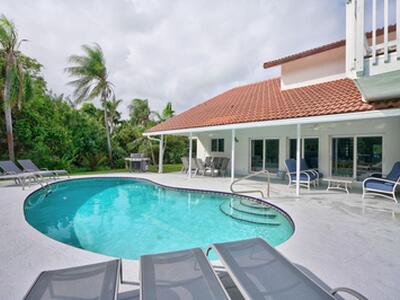 141 Pine Hill Trail W, Tequesta, FL 33469