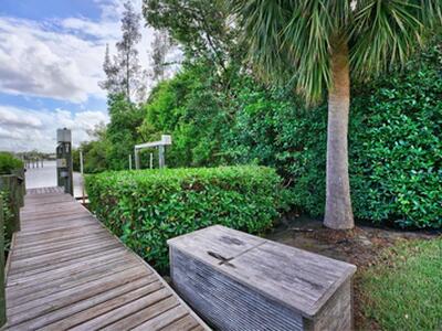 141 Pine Hill Trail W, Tequesta, FL 33469