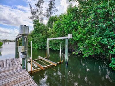 141 Pine Hill Trail W, Tequesta, FL 33469