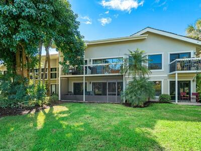 11863 Wimbledon Circle, Wellington, FL 33414