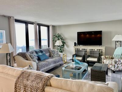 5420 N Ocean Drive, Singer Island, FL 33404