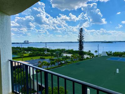 5420 N Ocean Drive, Singer Island, FL 33404