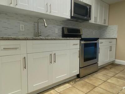 184 SE 10th Street, Deerfield Beach, FL 33441