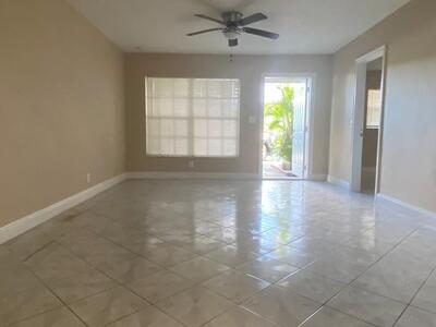 184 SE 10th Street, Deerfield Beach, FL 33441