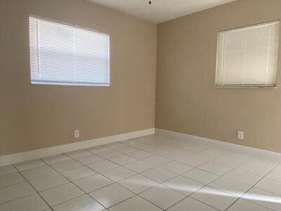 184 SE 10th Street, Deerfield Beach, FL 33441