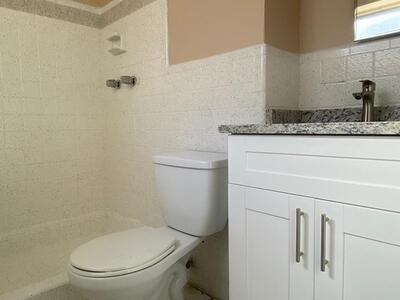 184 SE 10th Street, Deerfield Beach, FL 33441