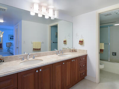 2000 Presidential Way, West Palm Beach, FL 33401