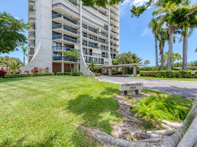 2000 Presidential Way, West Palm Beach, FL 33401