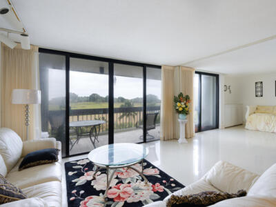 2000 Presidential Way, West Palm Beach, FL 33401