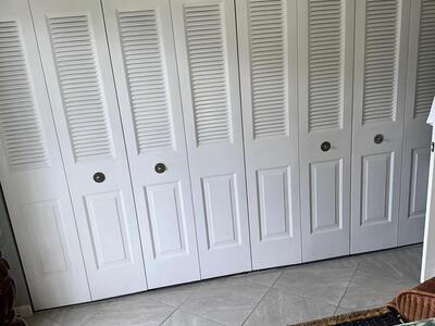 271 Chatham N, West Palm Beach, FL 33417