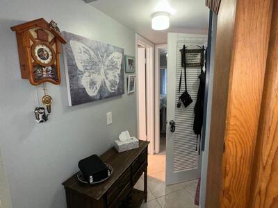 271 Chatham N, West Palm Beach, FL 33417