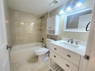 3178 Via Poinciana 402, Lake Worth, FL 33467