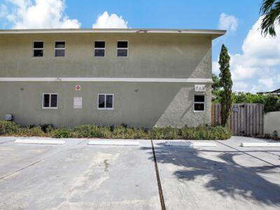 711 NE 14 Street, Fort Lauderdale, FL 33304