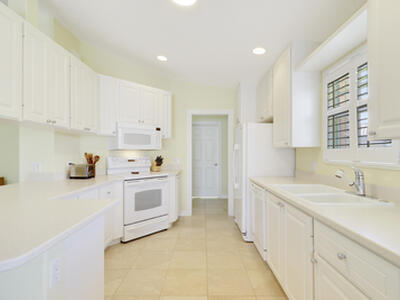 10628 SW Hartwick Drive, Port Saint Lucie, FL 34987