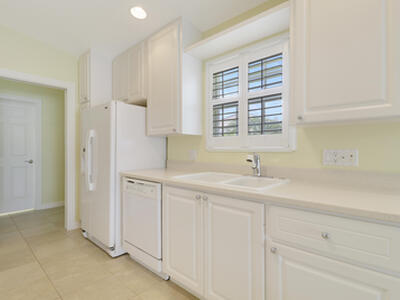 10628 SW Hartwick Drive, Port Saint Lucie, FL 34987