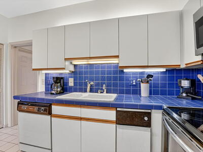 7623 Cinebar Drive, Boca Raton, FL 33433