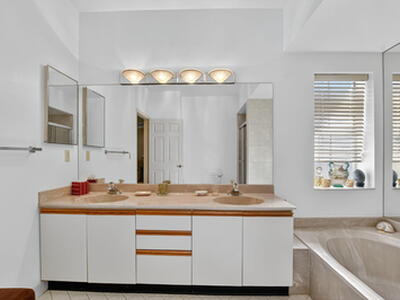 7623 Cinebar Drive, Boca Raton, FL 33433