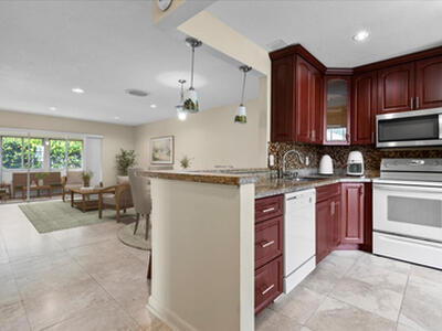 374 Bennington Lane, Lake Worth, FL 33467