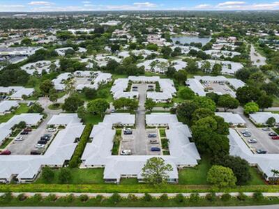 374 Bennington Lane, Lake Worth, FL 33467