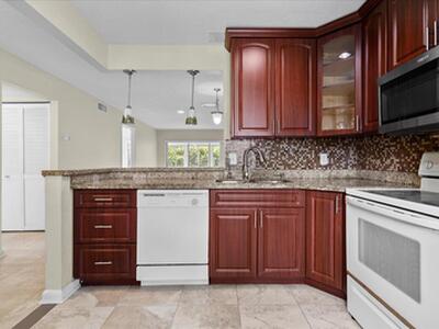 374 Bennington Lane, Lake Worth, FL 33467