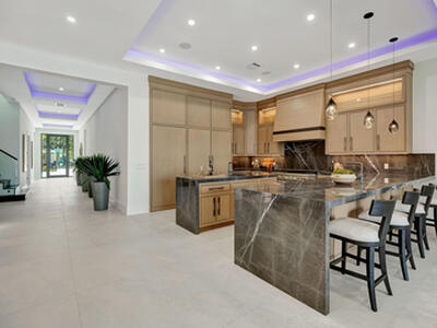 416 S Lake Drive, Lantana, FL 33462