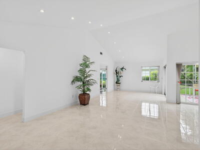 6105 Via Laguna Lane, Boca Raton, FL 33433