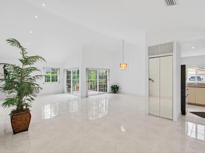 6105 Via Laguna Lane, Boca Raton, FL 33433