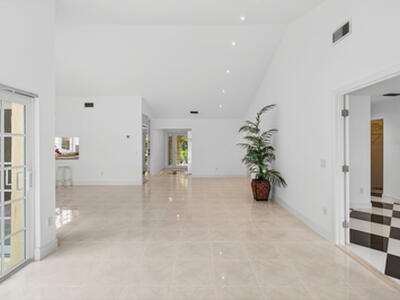 6105 Via Laguna Lane, Boca Raton, FL 33433