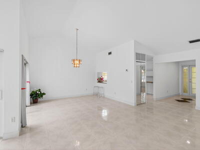 6105 Via Laguna Lane, Boca Raton, FL 33433