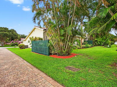 6105 Via Laguna Lane, Boca Raton, FL 33433