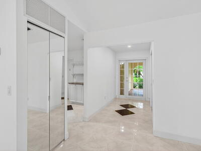 6105 Via Laguna Lane, Boca Raton, FL 33433