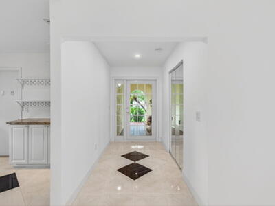 6105 Via Laguna Lane, Boca Raton, FL 33433