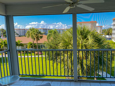 900 Dogwood Drive, Delray Beach, FL 33483